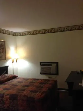 Budget Inn 6