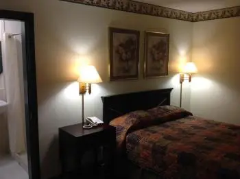 Budget Inn 7