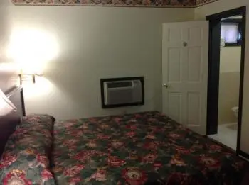 Budget Inn 8